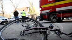 Biciclist rănit grav în Voiteg