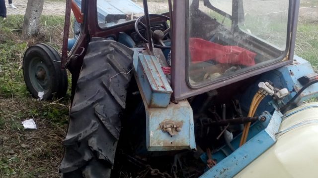 Accident tractor