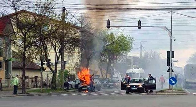 Mașină în flăcări, Calea Torontalului