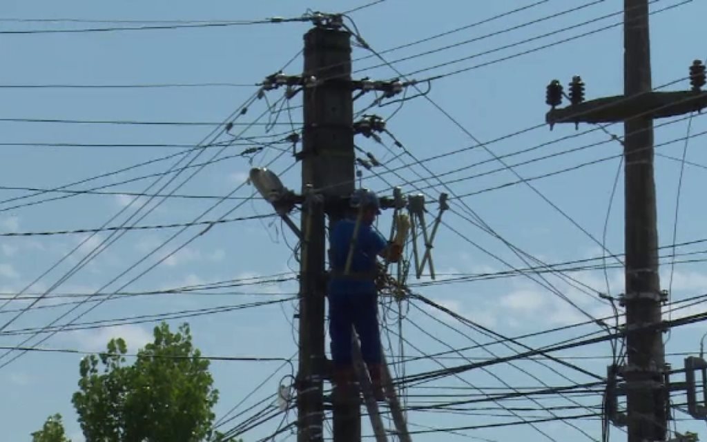 Primăria Dudeștii Noi: Rețeaua de energie electrică a rezistat chiar și în timpul furtunii violente de azi-noapte