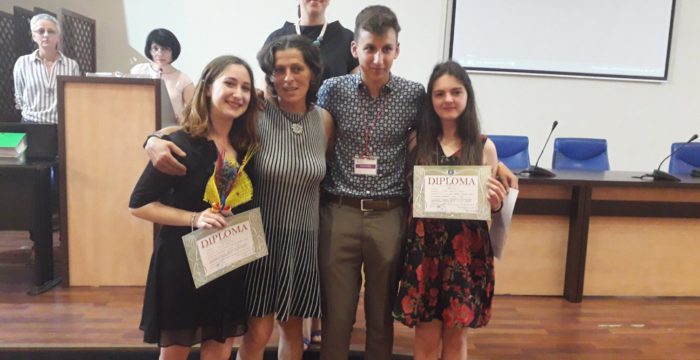 Elevi din Timișoara – pe primul loc la olimpiada națională „Tinerii dezbat”