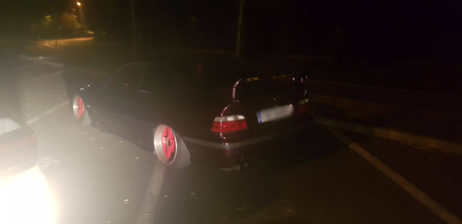 Șoferii care turează motoarele mașinilor în miez de noapte pe străzile din Timișoara, amendați de polițiștii locali