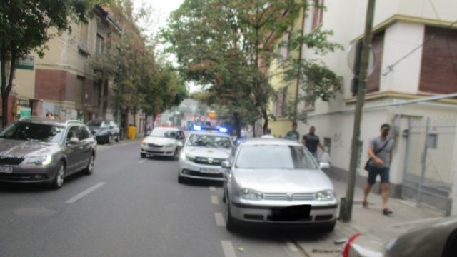 Șoferi cu mașinile parcate pe pistele de biciclete, amendați la Timișoara
